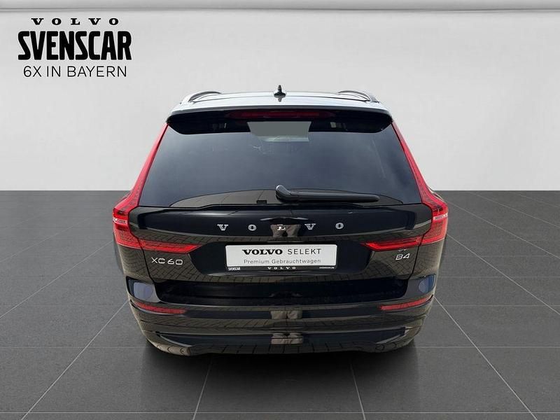 Gebraucht Volvo XC60 Core 197 PS (144 kW) 2024 Schwarz SUV