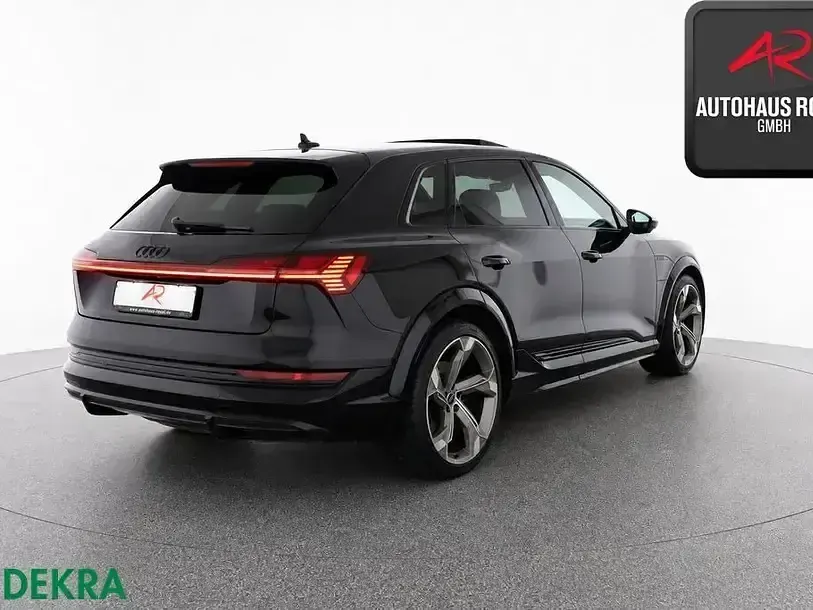 Gebraucht Audi e-tron Sport 369 kW (503 PS) 2022 Schwarz SUV