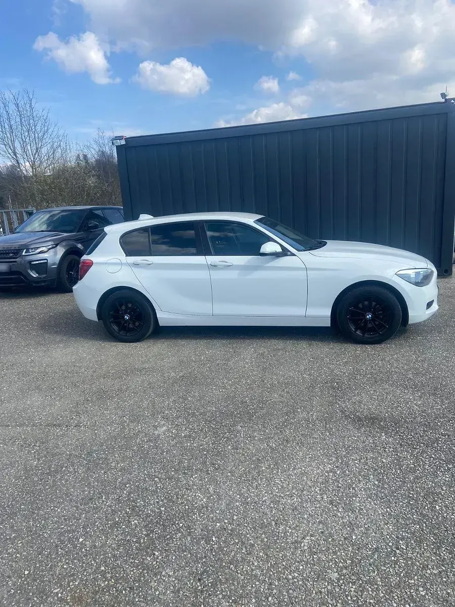 Gebraucht BMW 114 102 PS (75 kW) 2012 Weiß Kleinwagen