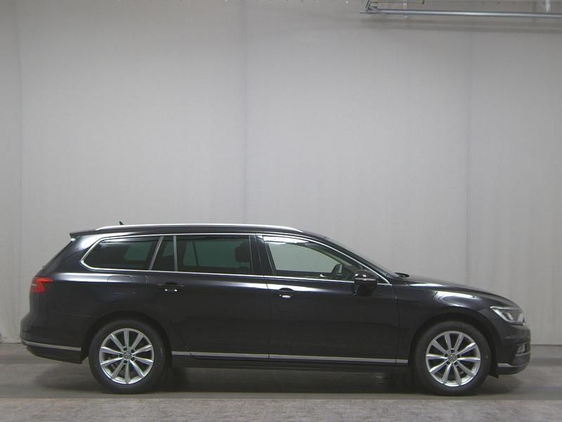 Schwarz Gebraucht 2018 VW Passat Highline Kombi | 18.980 € (Guter Preis) - Bild 1/4