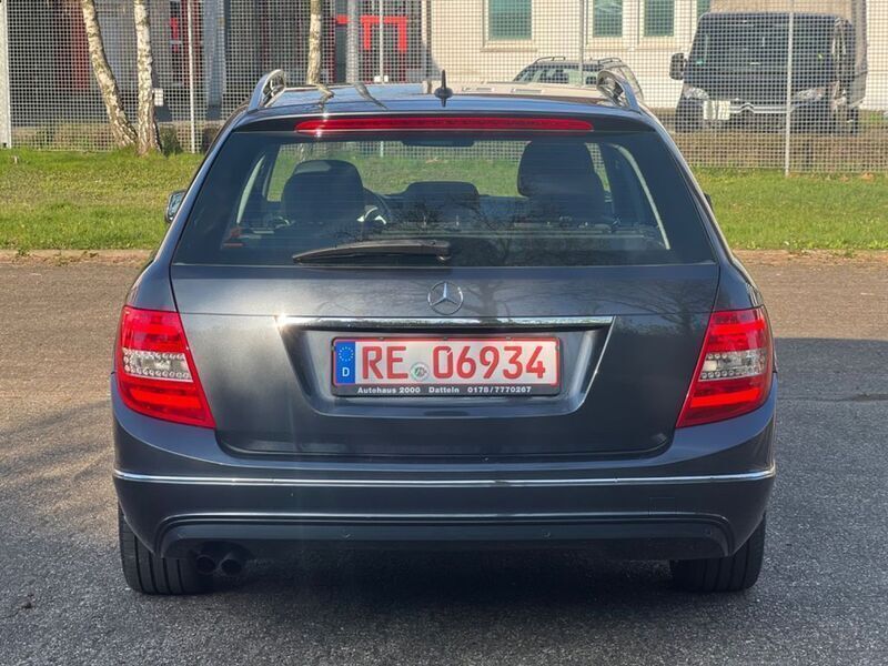 Gebraucht Mercedes C180 156 PS (114 kW) 2014 Grau Kombi