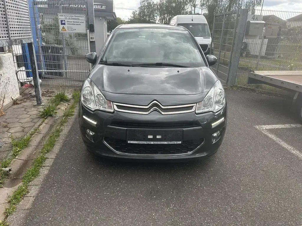 Gebraucht Citroën C3 SELECTION 82 PS (60 kW) 2015 Grau Limousine