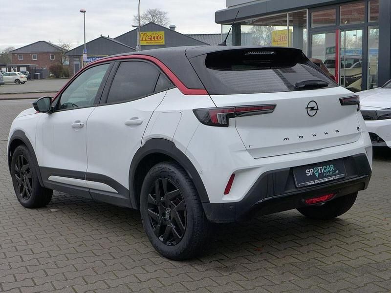 Gebraucht Opel Mokka-e GS Line 100 kW (136 PS) 2022 Jade weiss/arktis weiss SUV