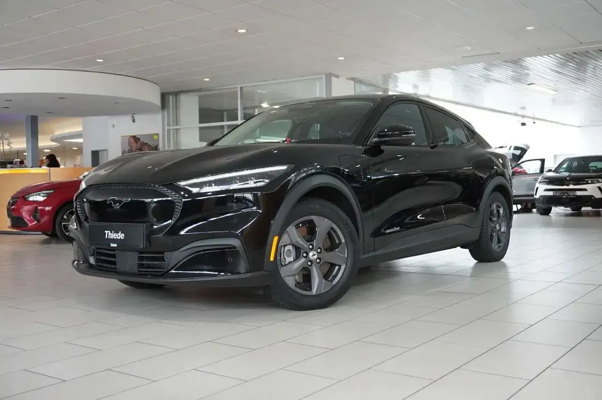 Gebraucht Ford Mustang Mach-E 197 kW (269 PS) 2022 Shadow black metallic SUV