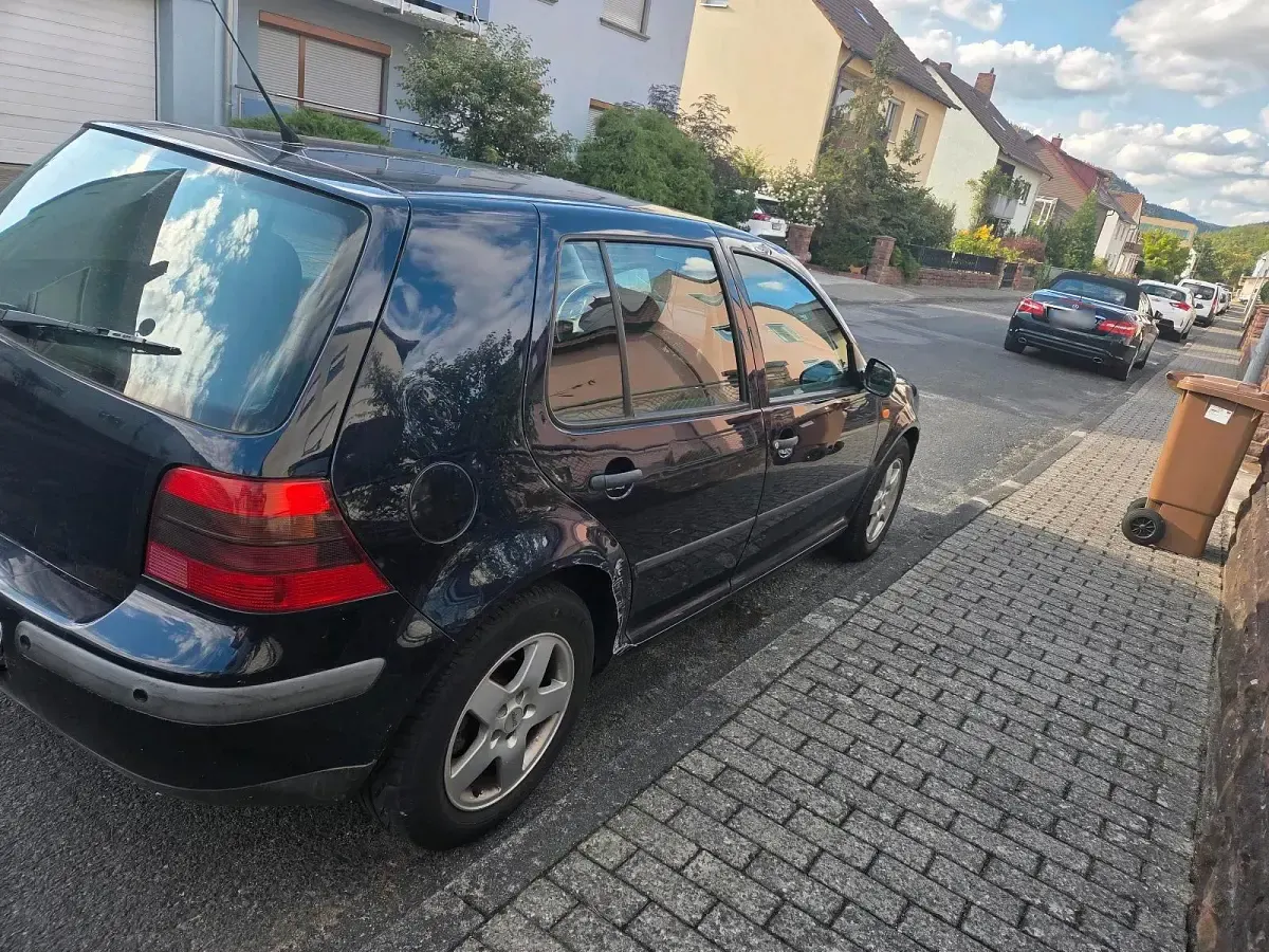 Gebraucht VW Golf IV 75 PS (55 kW) 1998 Blau Kleinwagen