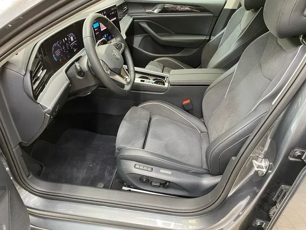 Gebraucht VW Passat Business 150 PS (110 kW) 2025 Diabasgrau metallic Kombi