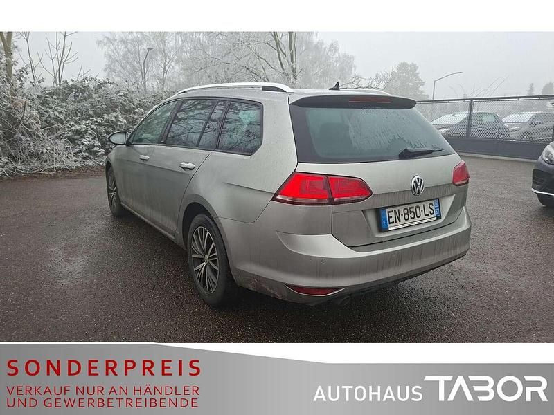 Gebraucht VW Golf VII Allstar 110 PS (80 kW) 2016 Tungsten silver metallic Kombi