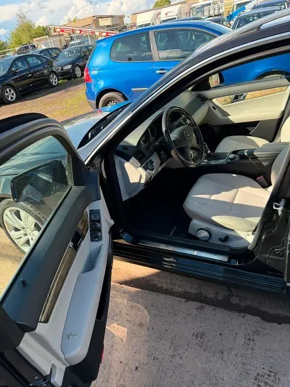 Gebraucht Mercedes C220 170 PS (125 kW) 2009 Schwarz Kombi