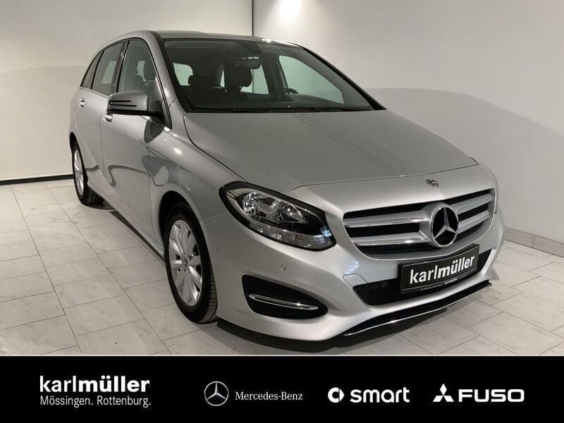 Silber Gebraucht 2017 Mercedes B180 Style Van / Kleinbus | 14.960 € (Guter Preis) - Bild 1/4