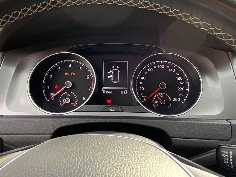 Gebraucht VW Golf VII LOUNGE 86 PS (63 kW) 2015 Beige Limousine