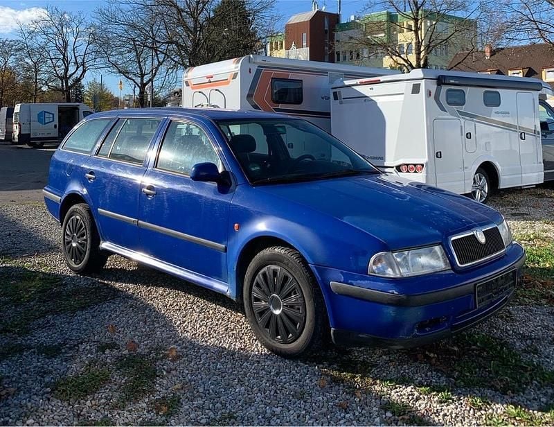Blau Gebraucht 1999 Skoda Octavia Kombi | 390 € (Superpreis) - Bild 1/4