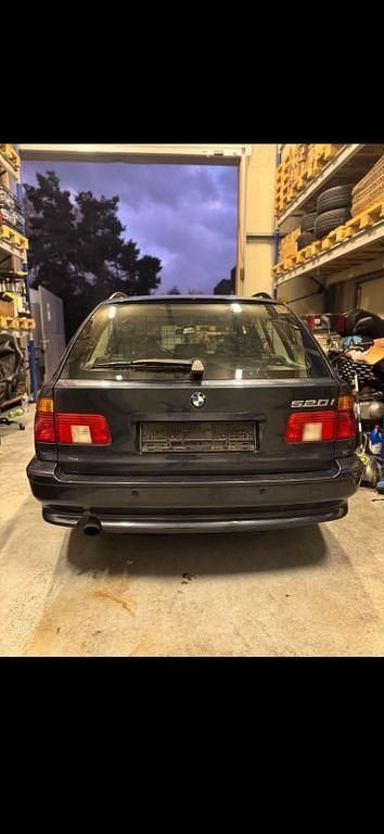 Gebraucht BMW 520 170 PS (125 kW) 2002 Grau Limousine