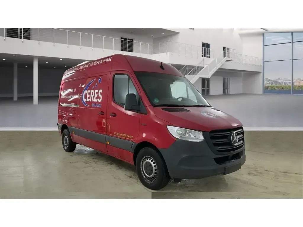Gebraucht Mercedes E-Sprinter 117 kW (160 PS) 2022 Rot Van