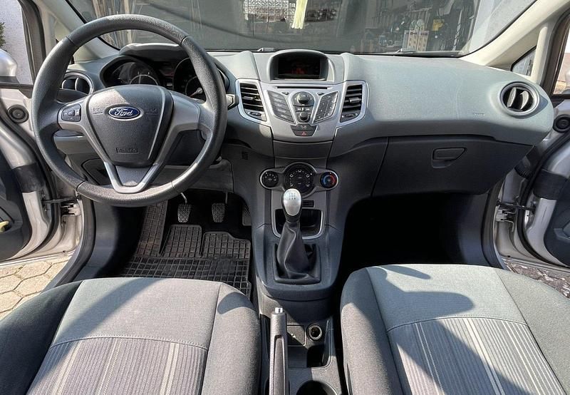 Gebraucht Ford Fiesta 82 PS (60 kW) 2009 Silber Kleinwagen