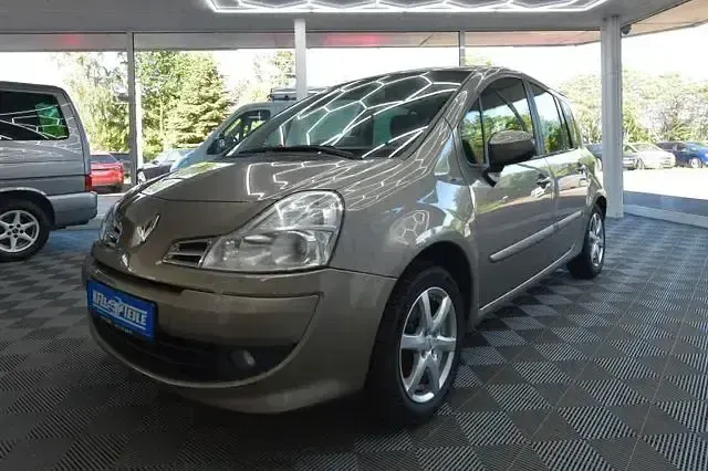 Gebraucht Renault Grand Modus Night&Day 103 PS (75 kW) 2012 Gold Van / Kleinbus