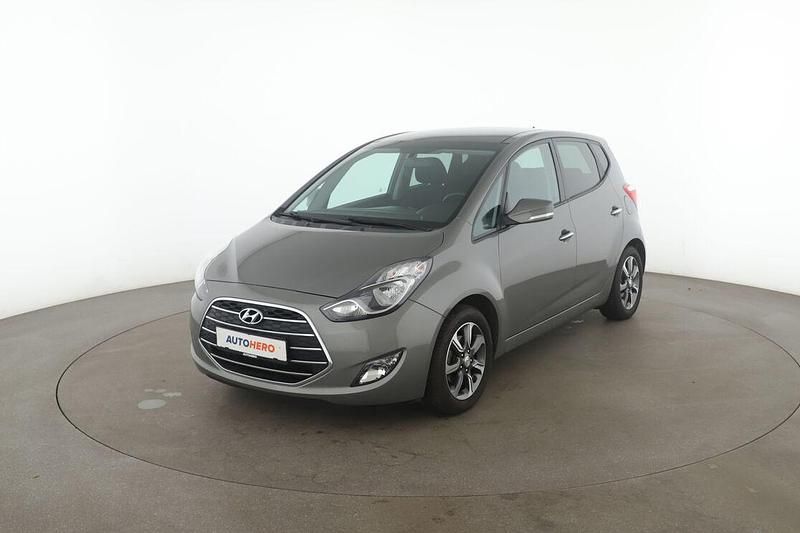 Grau Gebraucht 2018 Hyundai ix20 Space Plus Kleinwagen | 12.910 € (Teuer) - Bild 1/3