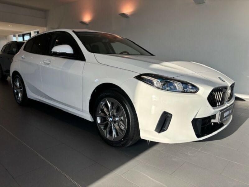 Neu BMW 120 170 PS (125 kW) 2026 Alpinweiss uni Kleinwagen