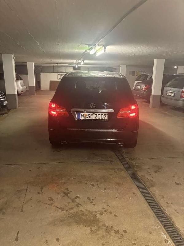 Gebraucht Mercedes B180 122 PS (89 kW) 2012 Van / Kleinbus