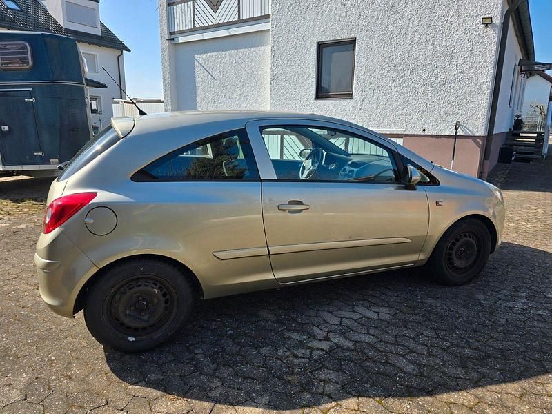 Gebraucht Opel Corsa 80 PS (58 kW) 2006 Gold Kleinwagen
