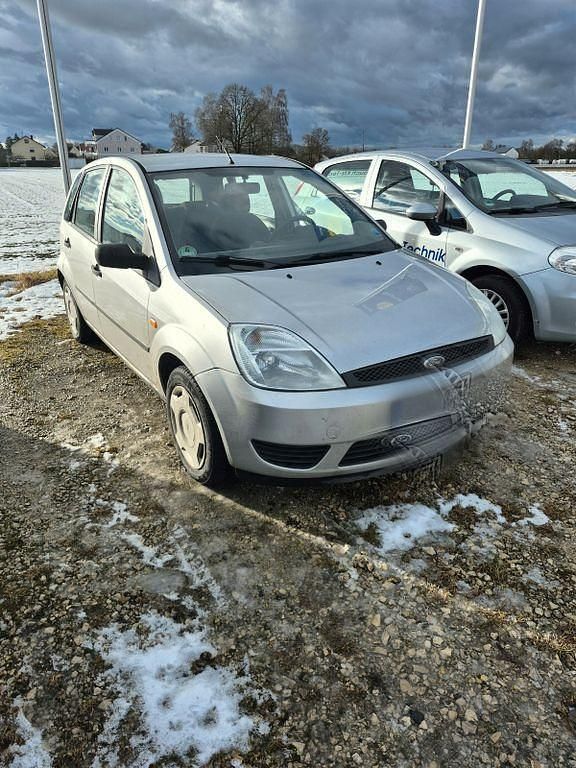 Gebraucht Ford Fiesta 70 PS (51 kW) 2005 Silber Limousine