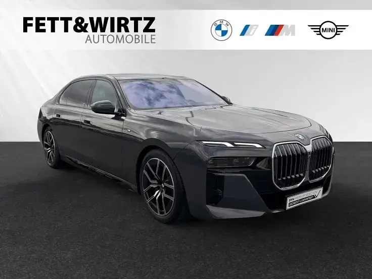 Gebraucht BMW 740 Sport Line 299 PS (219 kW) 2025 Limousine