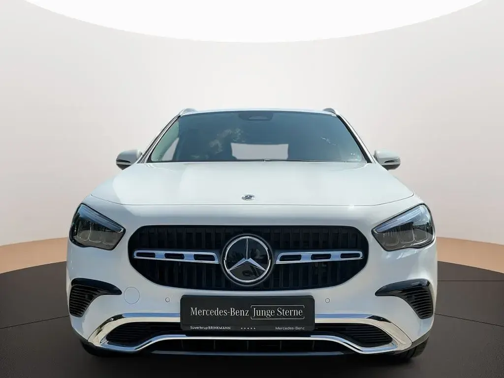 Gebraucht Mercedes GLA180 Progressive 136 PS (100 kW) 2025 Weiß SUV