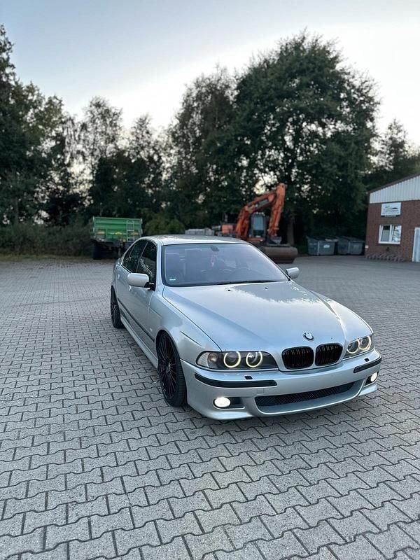 Silber Gebraucht 2002 BMW 540 M Sport Limousine | 5.000 € - Bild 1/4