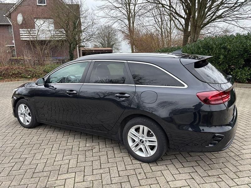 Gebraucht Kia Ceed Sportswagon Plus 140 PS (102 kW) 2019 Schwarz Kombi