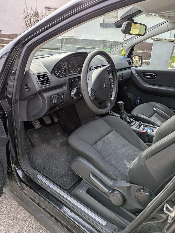 Gebraucht Mercedes A160 82 PS (60 kW) 2011 Schwarz Limousine