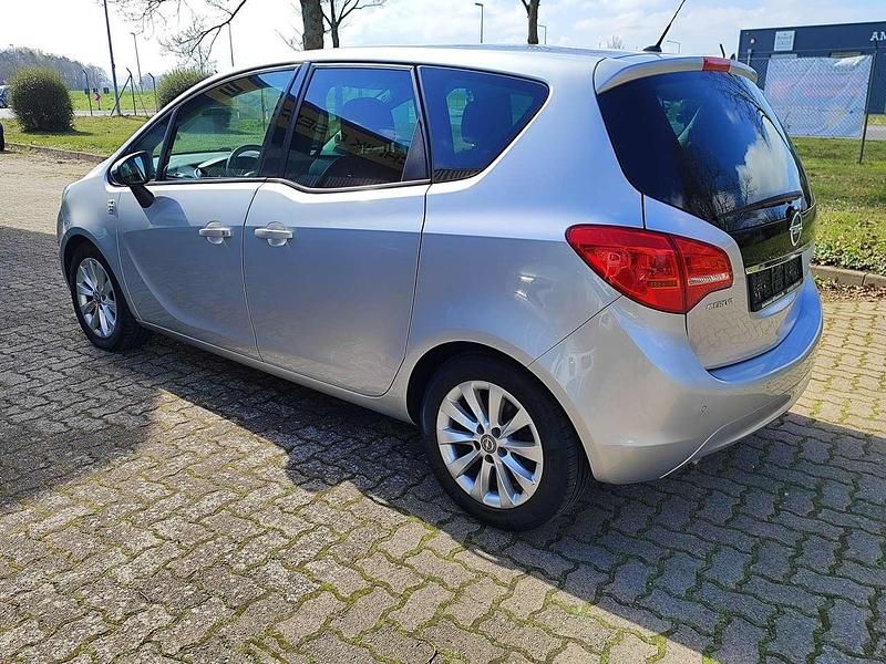 Gebraucht Opel Meriva 120 PS (88 kW) 2012 Argon silber/ice silver (m2) Van / Kleinbus