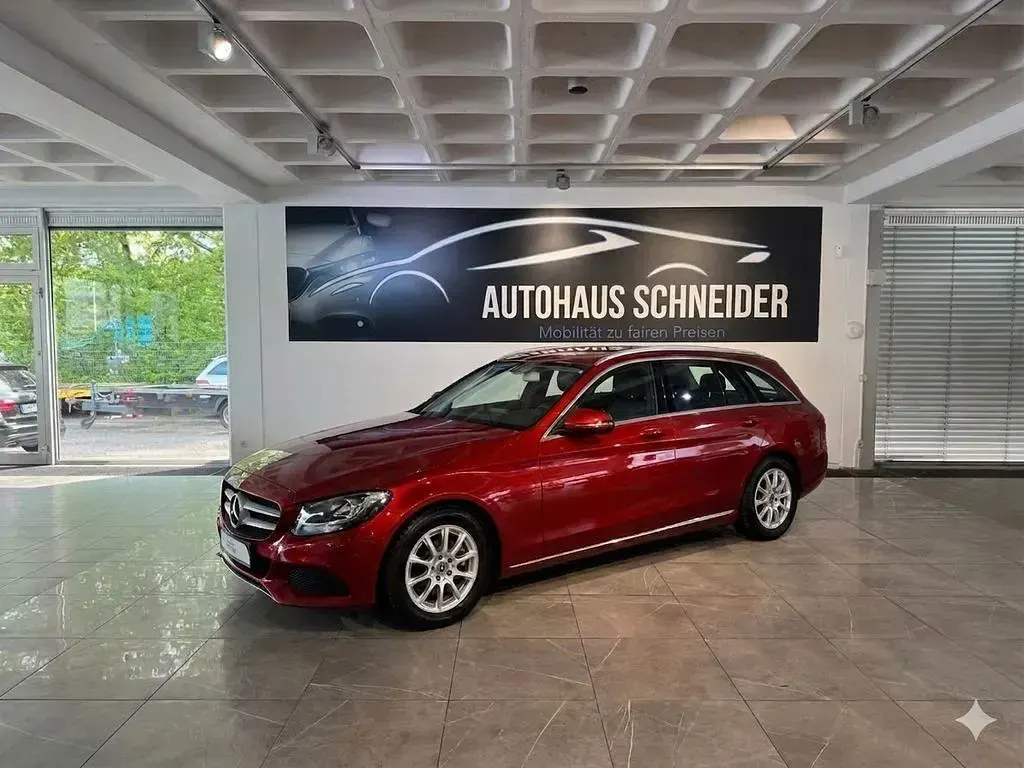 Second-hand Mercedes C220 170 CP (125 kW) 2017 Roșu Break
