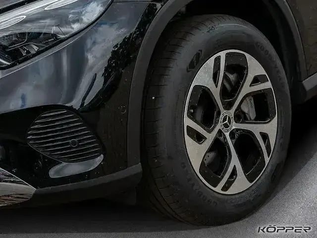 Gebraucht Mercedes GLC300e Avantgarde 360 PS (264 kW) 2025 Schwarz SUV