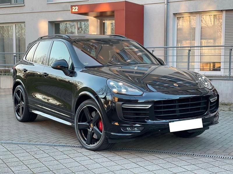 Schwarz Gebraucht 2016 Porsche Cayenne GTS SUV | 39.500 € (Fairer Preis) - Bild 1/4