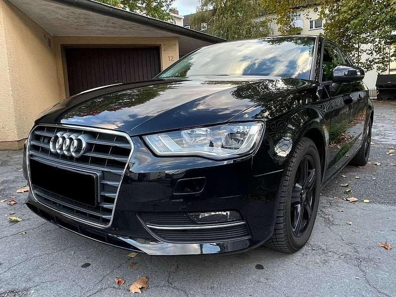 Schwarz Gebraucht 2016 Audi A3 Ambiente Limousine | 10.500 € (Superpreis) - Bild 1/4
