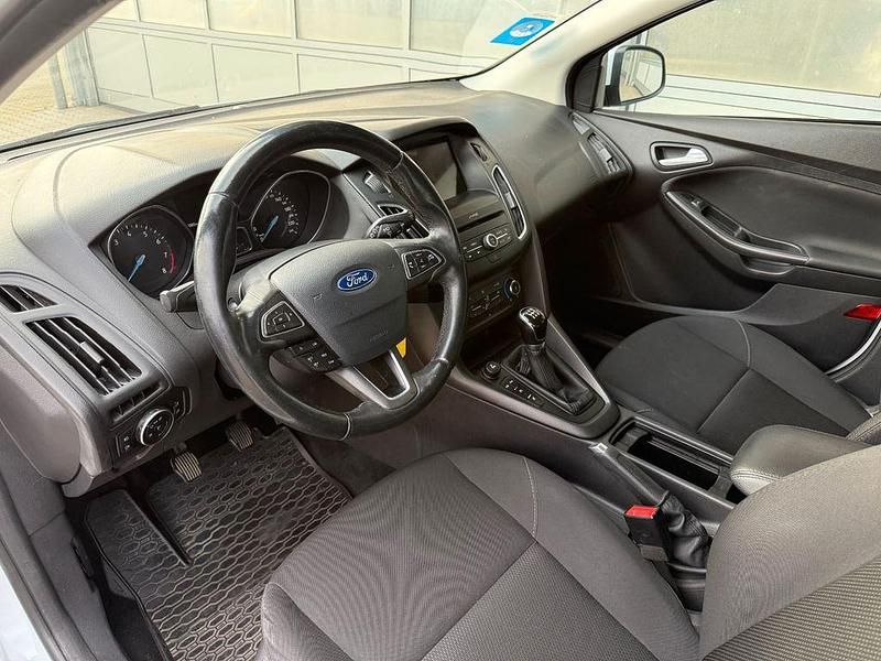 Gebraucht Ford Focus Business Edition 101 PS (74 kW) 2017 Weiß Limousine