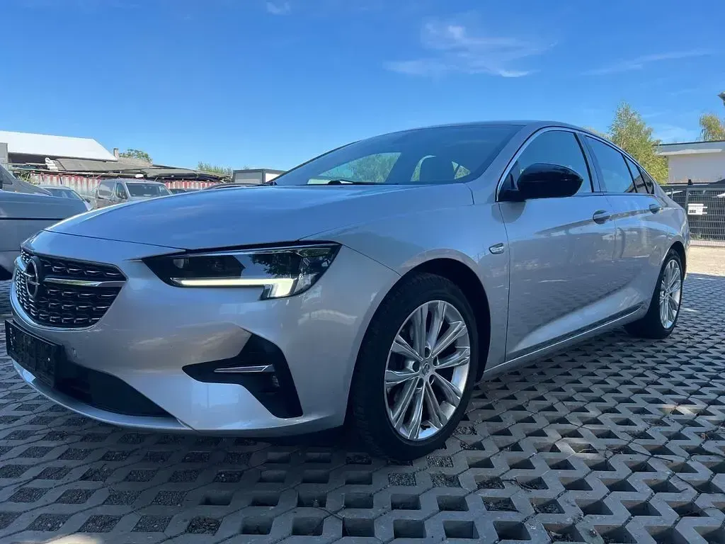 Gebraucht Opel Insignia Business 122 PS (89 kW) 2022 Silber Limousine