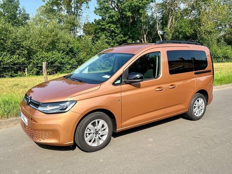 Gebraucht VW Caddy Life 102 PS (75 kW) 2024 Orange Van / Kleinbus