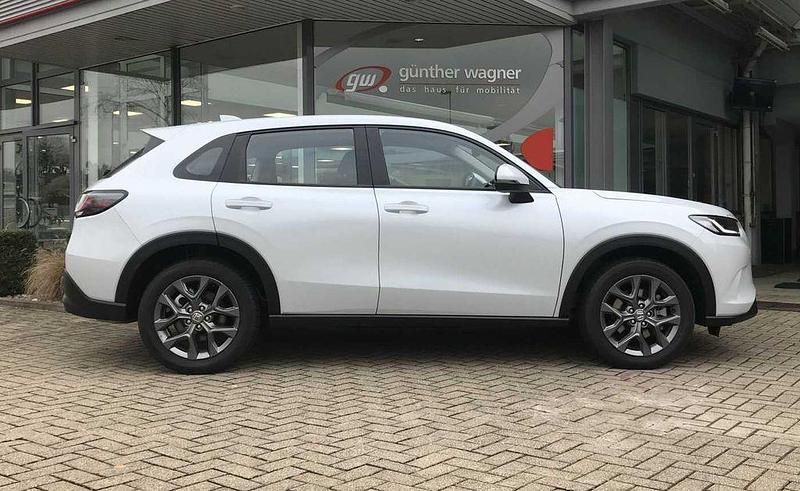 Neu Honda ZR-V Elegance 143 PS (105 kW) 2025 Diamond dust p. SUV