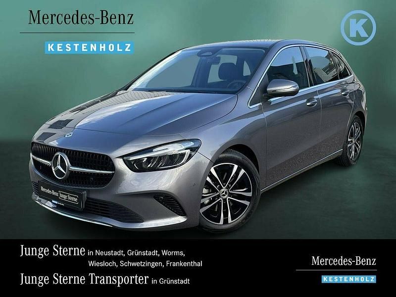 Grau Gebraucht 2024 Mercedes 200 Progressive Limousine | 32.660 € (Etwas zu teuer) - Bild 1/4