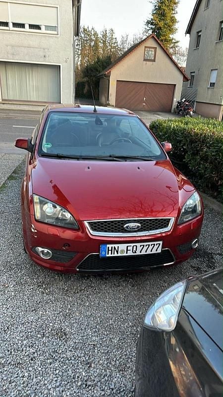 Gebraucht Ford Focus Cabriolet 136 PS (100 kW) 2007 Rot Cabrio