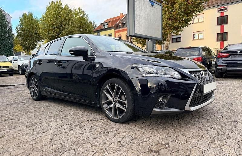 Schwarz Gebraucht 2014 Lexus CT200h Sport Line Limousine | 17.400 € (Fairer Preis) - Bild 1/4