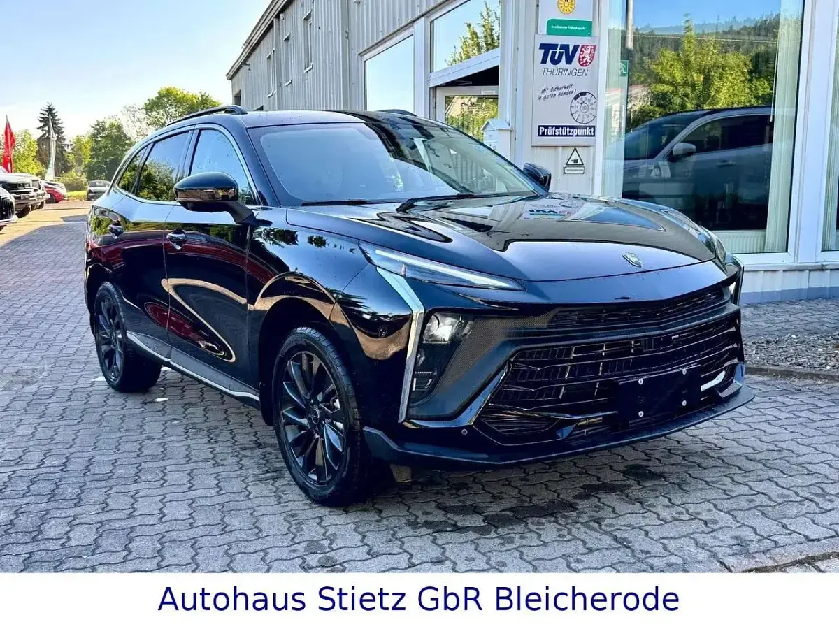 Neu DFSK Forthing 5 177 PS (130 kW) 2025 Schwarz SUV