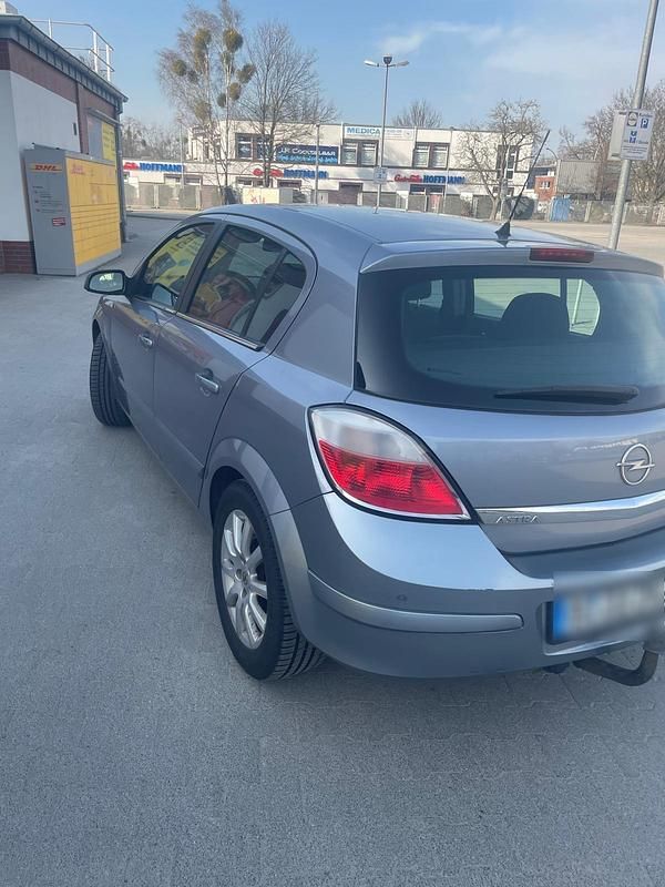Gebraucht Opel Astra 125 PS (91 kW) 2005 Silber Kleinwagen