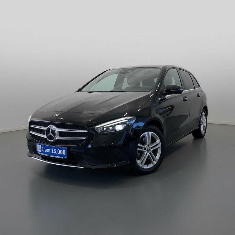 Nachtschwarz Gebraucht 2021 Mercedes B250e Style Van / Kleinbus | 22.350 € (Guter Preis) - Bild 1/4