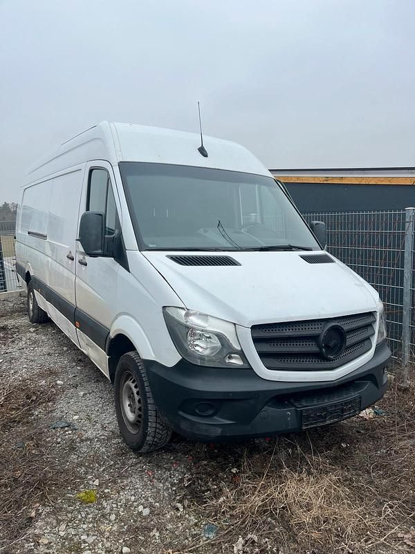 Weiß Gebraucht 2017 Mercedes 316 Van | 11.000 € - Bild 1/4