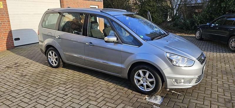 Gebraucht Ford Galaxy Titanium 163 PS (119 kW) 2012 Silber Van / Kleinbus