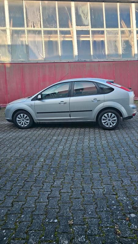 Gebraucht Ford Focus 109 PS (80 kW) 2007 Grau Limousine