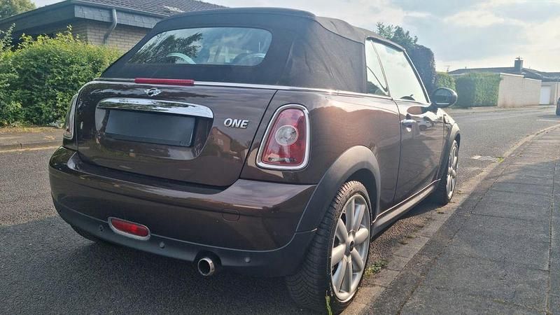 Braun Gebraucht 2010 Mini One Cabriolet Cabrio | 5.990 € (Superpreis) - Bild 1/4