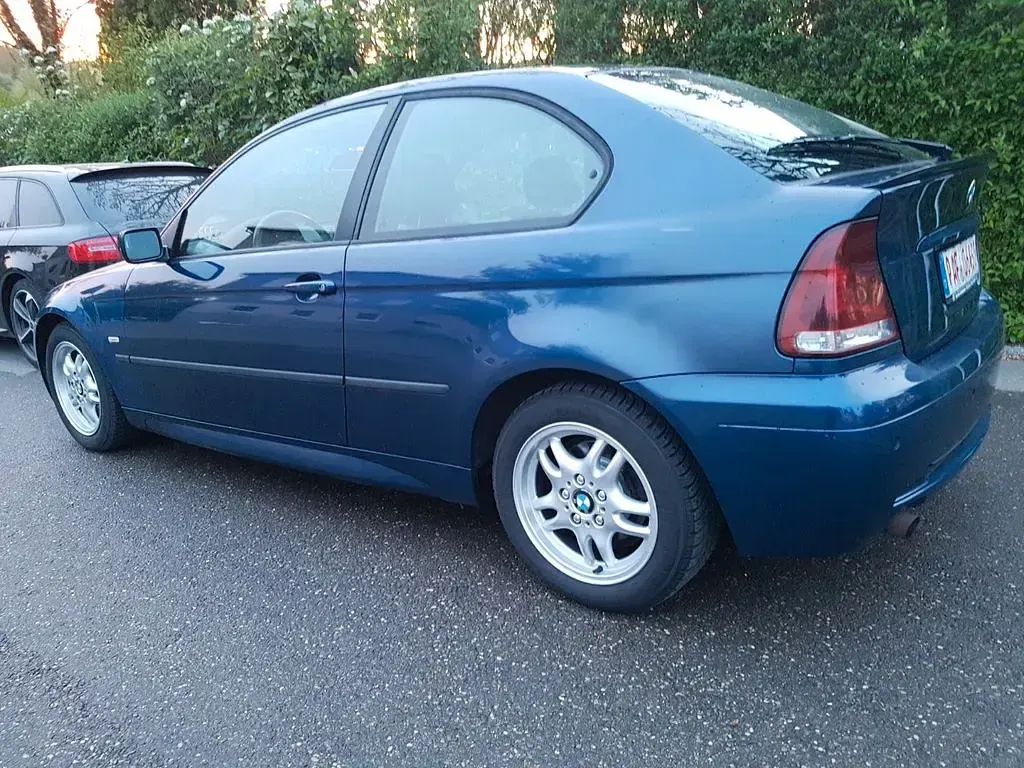 Gebraucht BMW 316 M Sport 116 PS (85 kW) 2004 Blau Limousine