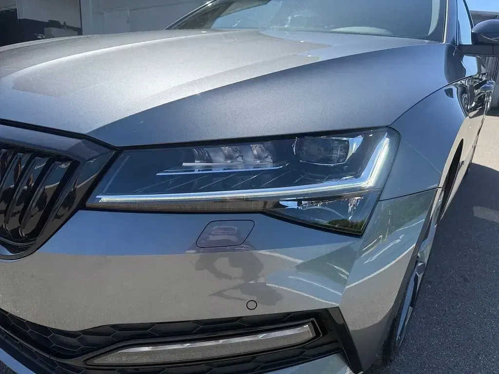 Gebraucht Skoda Superb SportLine 190 PS (139 kW) 2023 Graphitegrau (metallic) Kombi